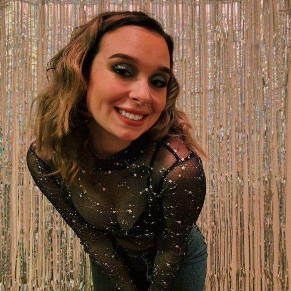 ✨Posh Ambassador Caitlin!✨ - Picture 2 of 9